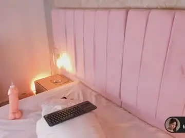 hillarycollins from chaturbate
