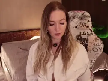 Chaturbate Live Sex Cam of hello_lisha