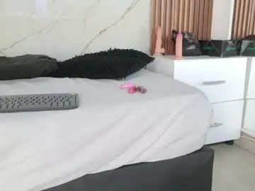 Chaturbate Private Sex Chat of emi_bloom