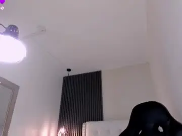 Chaturbate Live Sex Cam of aliscollinss