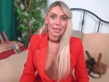 Chaturbate Live Sex Cam of isadoradunkan