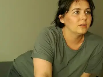 Chaturbate Live Sex Cam of miradiaz