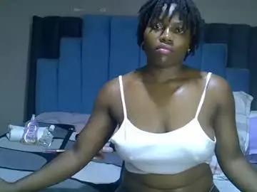 Chaturbate Live Sex Cam of melanin_moon