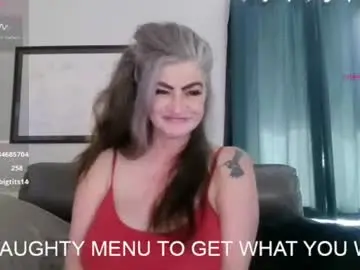 Chaturbate Live Sex of drippingwetgoddess