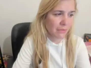 artsyandcraftsy_ from chaturbate