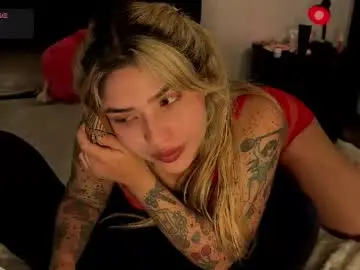 whites_emma from chaturbate