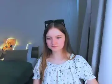 Chaturbate Live Sex Cam of charminglookeva