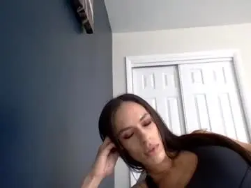 Chaturbate Live Sex Cam of lovelylovelybrooke
