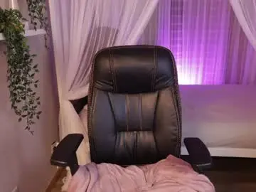 Chaturbate Sex Cam of emma_lirys