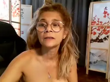 francelune from chaturbate