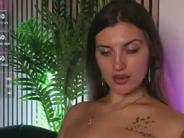Chaturbate Nude Webcam of ema_reese