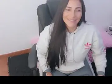 Chaturbate Live Sex Cam of luna_lgomez