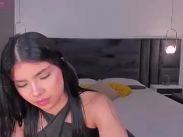 Chaturbate Live Sex Cam of mialaurence_