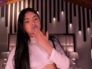 Chaturbate Free Live Porn of mialaurence_