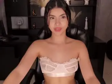 Chaturbate Free Live Porn of mialaurence_