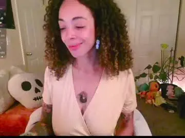 Chaturbate Watch Live Sex Cams of gunzinrose