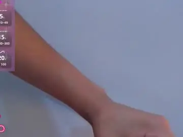 Chaturbate Live Sex Cam of naomi_viper_