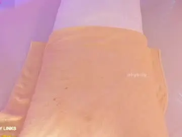 Chaturbate Live Porn of ohyesly_