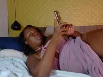 Chaturbate Adult Webcams of bigroundbooty_
