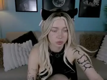 friend_zone_ from chaturbate