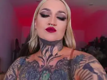 mistressdarkstar from chaturbate