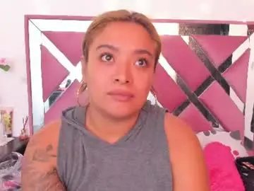 Chaturbate Best live sex cam show of bellalumi