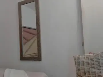 saskiagrendel from chaturbate