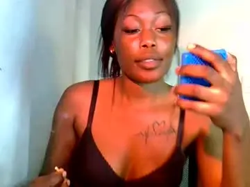 Chaturbate Live Sex Cam of momah_water
