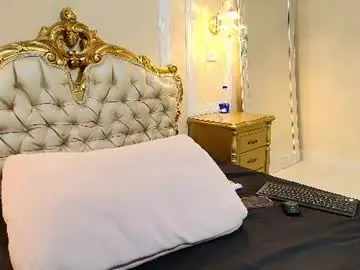 Chaturbate Sex Chat of paulinekosh