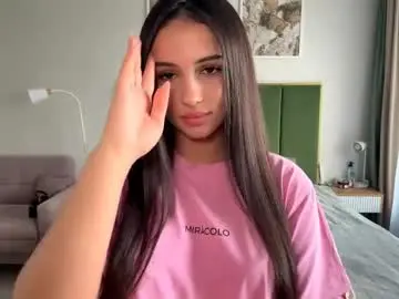 tinypeachy from chaturbate