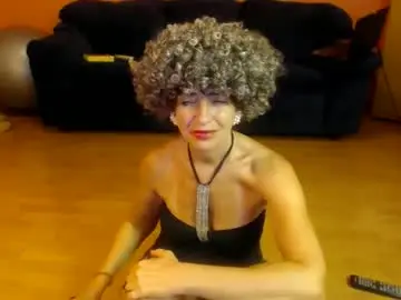 sensualmyra from chaturbate