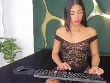 Chaturbate Live Sex Cam of mila_petiteasm