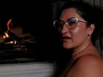 Chaturbate Best live sex cam show of deesseluxure_