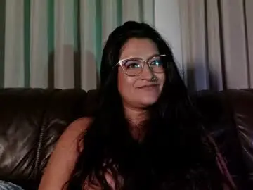 Chaturbate Live Sex Cam of deesseluxure_