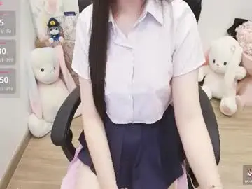 Chaturbate Live Sex Cam of lee_cute18