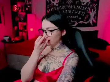 Chaturbate Live Sex Cam of magic_alie
