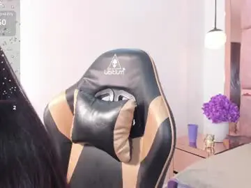 daisy_bloomm from chaturbate