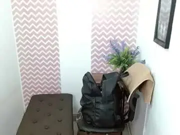 Chaturbate Live Sex Cam of shantalcarson