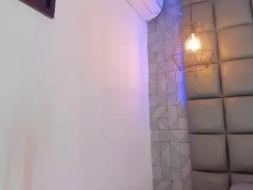 Chaturbate Live Sex Cam of dannavelvet