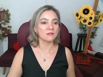 Chaturbate Watch Live Sex Cams of lilly_milf