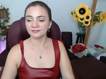 Chaturbate Best live sex cam show of lilly_milf