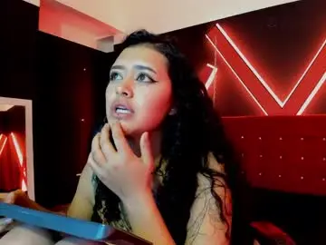 Chaturbate Live Sex Cam of zoe_lara_34