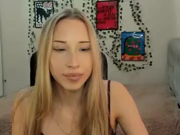 Chaturbate Live Sex Cam of emmarayder