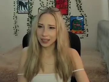 Chaturbate Best live sex cam show of emmarayder