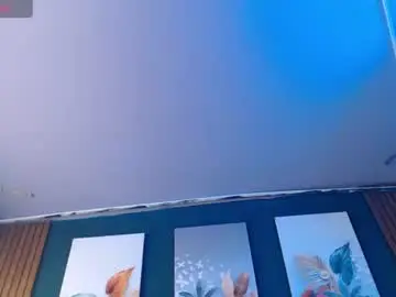 Chaturbate Live Sex Cam of little_cute31
