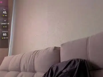 Chaturbate Live Sex Cam of lololozhechka