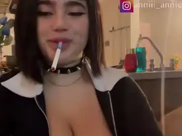 Chaturbate Live Porn of annie_snow_