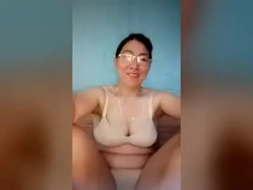 mickye00 from chaturbate