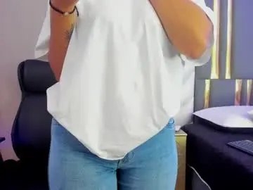 Chaturbate Watch Live Sex Cams of chloeharper_