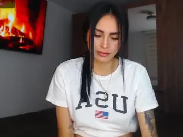 Chaturbate Nude Webcam of petite_linda